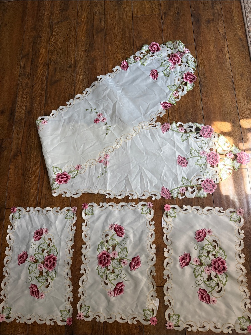Macy's White Table Runner and Placemat Set with Pink Rose Embroidery